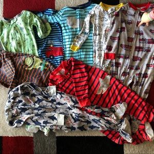 Huge Carter’s pajama lot! Boys 2T / 24mo EUC